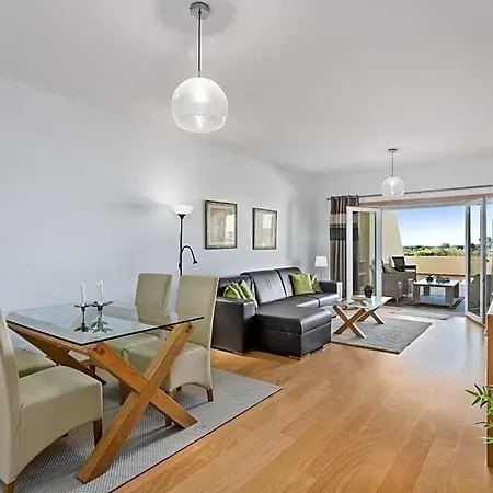 Sleeps 4 With Pool Air Con And Wifi * Vilamoura