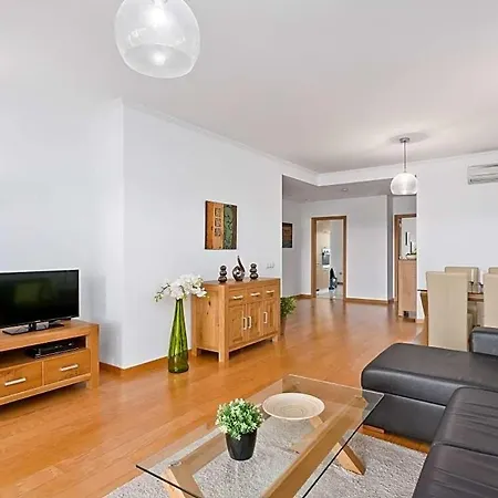 Sleeps 4 With Pool Air Con And Wifi Apartmán