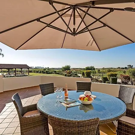 Sleeps 4 With Pool Air Con And Wifi Vilamoura