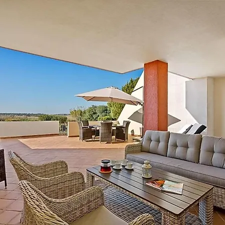 Sleeps 4 With Pool Air Con And Wifi Lejlighed Vilamoura