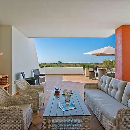 Apartamento Sleeps 4 With Pool Air Con And Wifi *