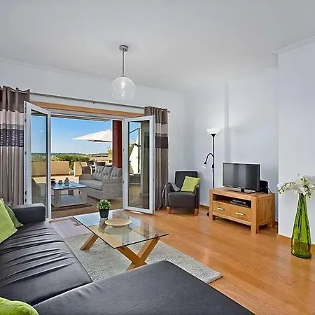 Apartamento Sleeps 4 With Pool Air Con And Wifi